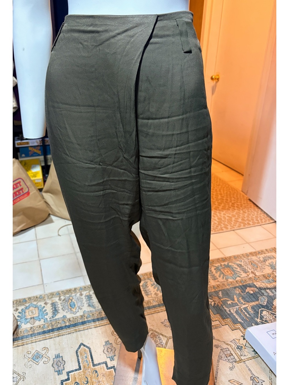 By Etcetera High-Waist Straight Ankle Dress Pants in Dark Olive Green Size 6